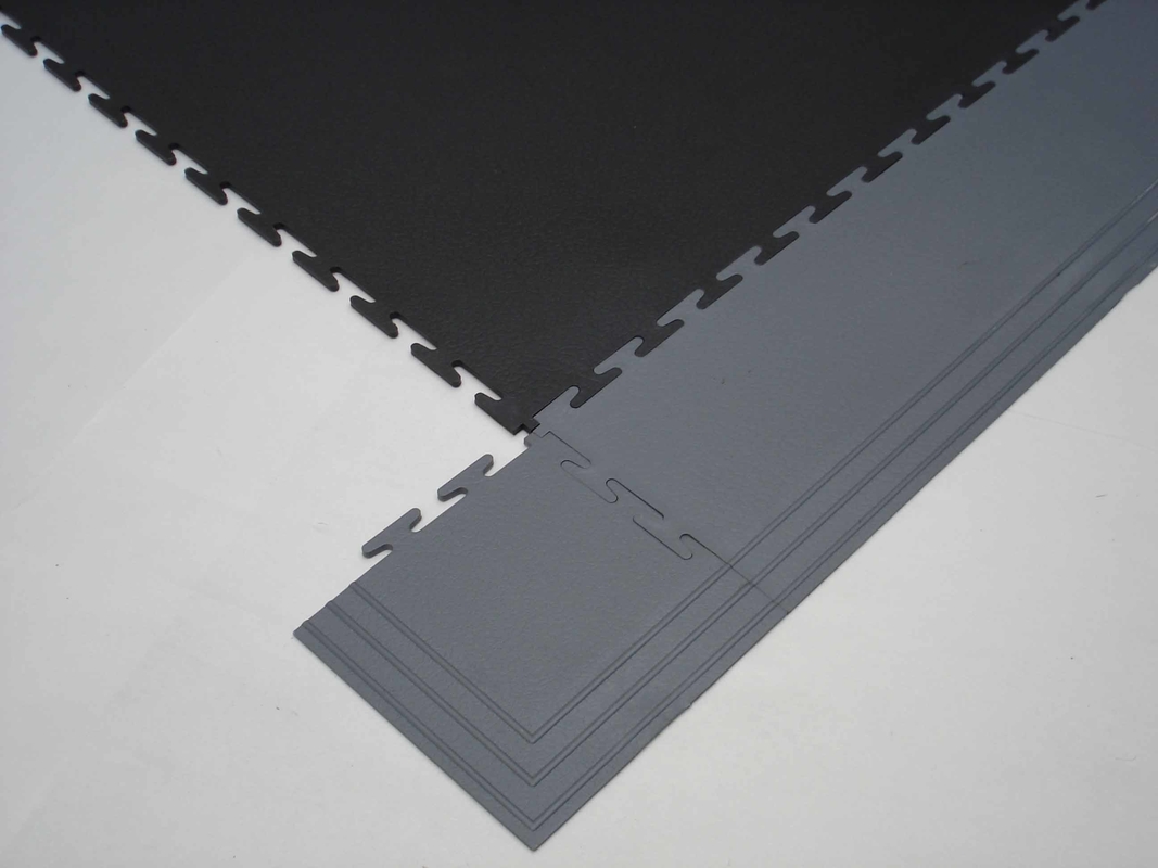 Black PVC Interlocking Floor Tile 500*500mm Smooth Surface For Use In Garages Workshop And Factories